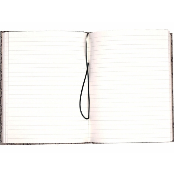 MY GUCCI BOOK - Picture 3 of 7